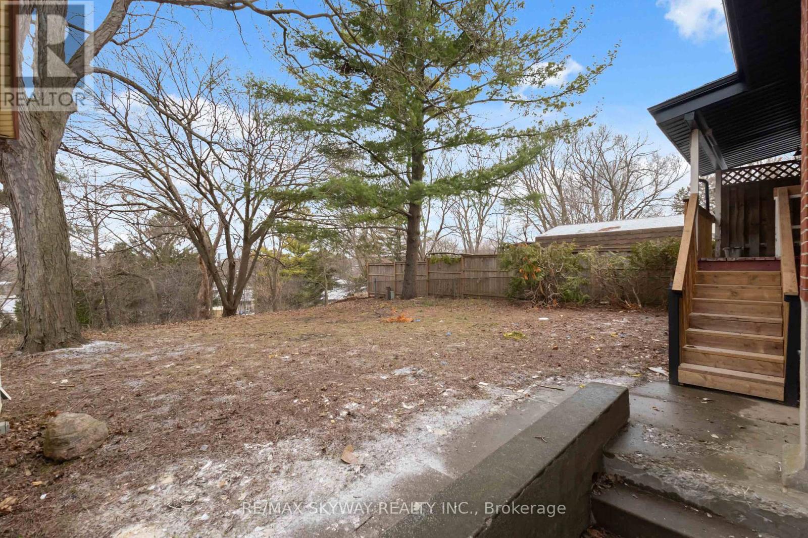 395 Magnolia Crescent, London East (East A), Ontario  N5Y 4T1 - Photo 42 - X12062378