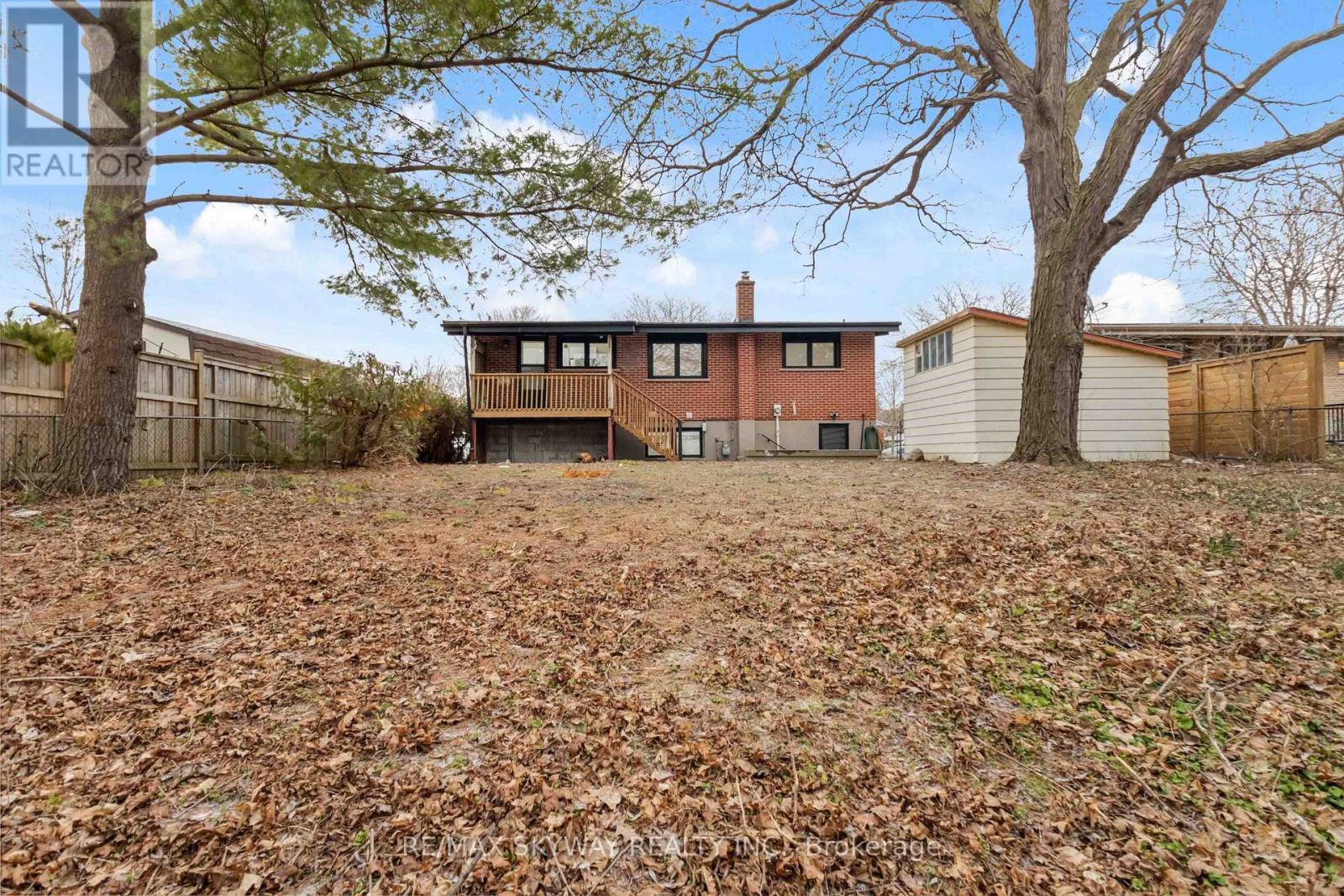 395 Magnolia Crescent, London East (East A), Ontario  N5Y 4T1 - Photo 43 - X12062378