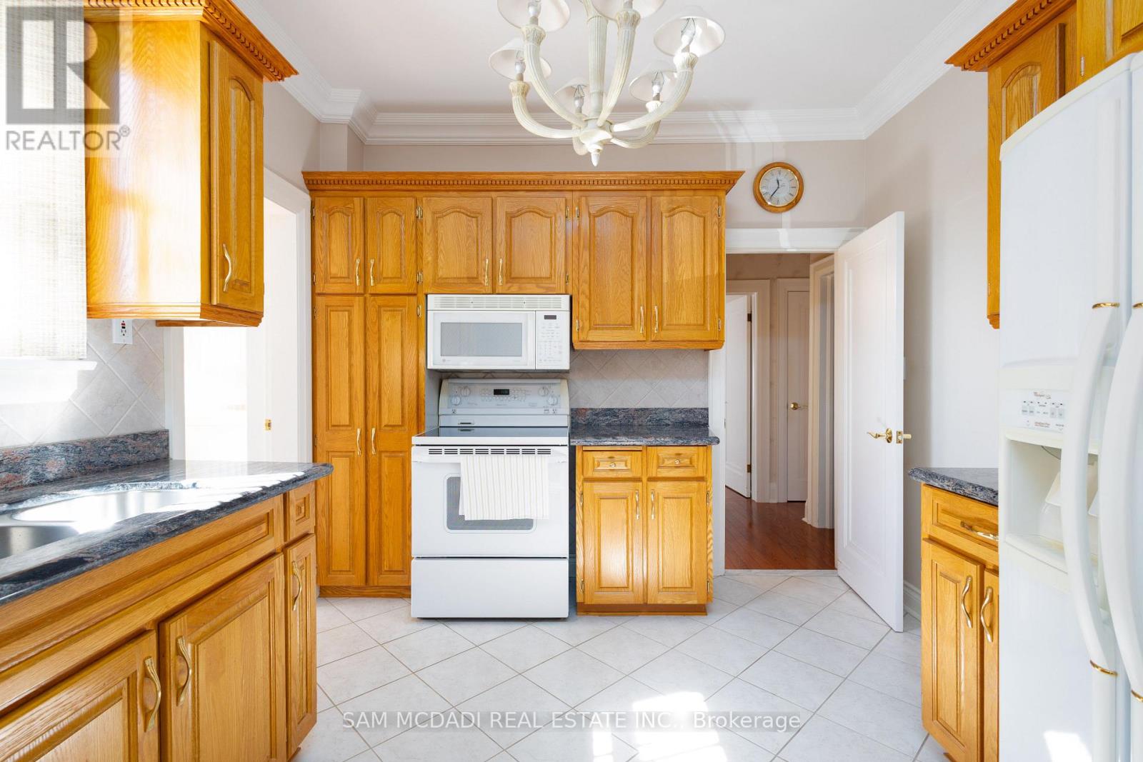 469 Evans Avenue, Toronto, Ontario  M8W 2T6 - Photo 25 - W12059099