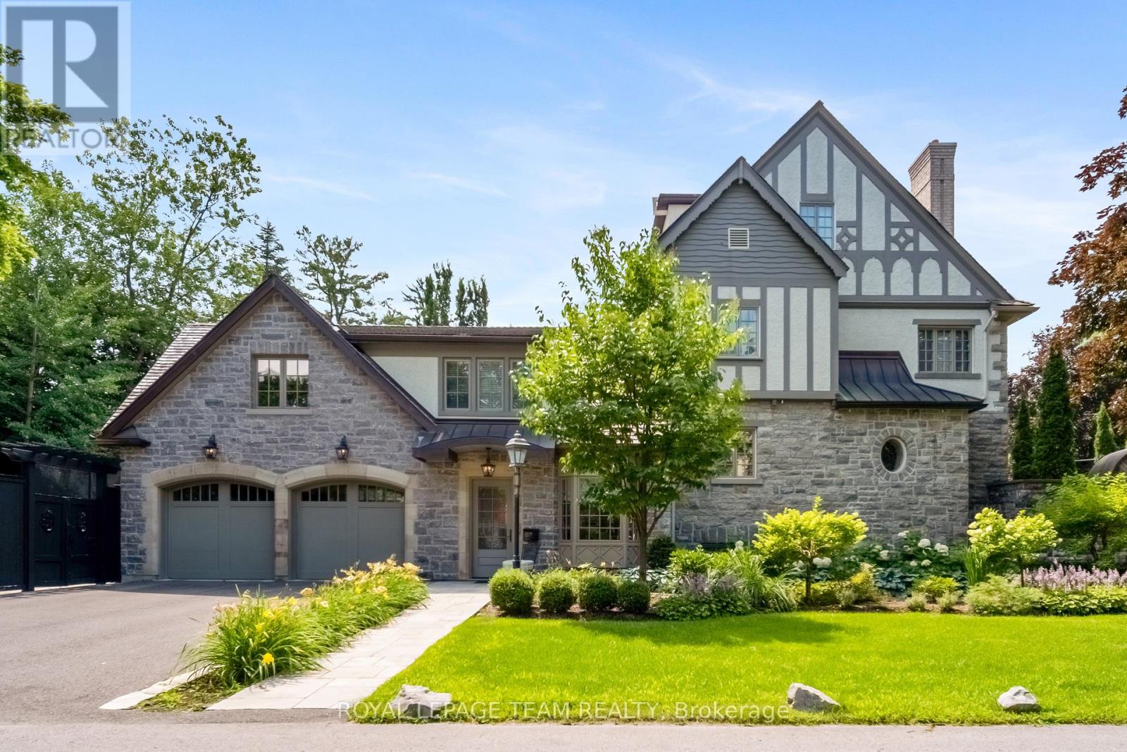 480 Manor Avenue, Ottawa, Ontario  K1M 0H9 - Photo 2 - X12062406