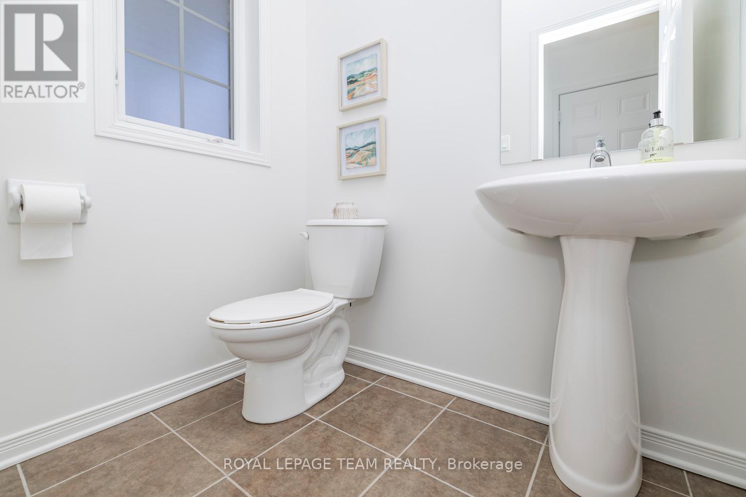 209 Macoun Circle, Ottawa, Ontario  K1T 0H9 - Photo 10 - X12058884