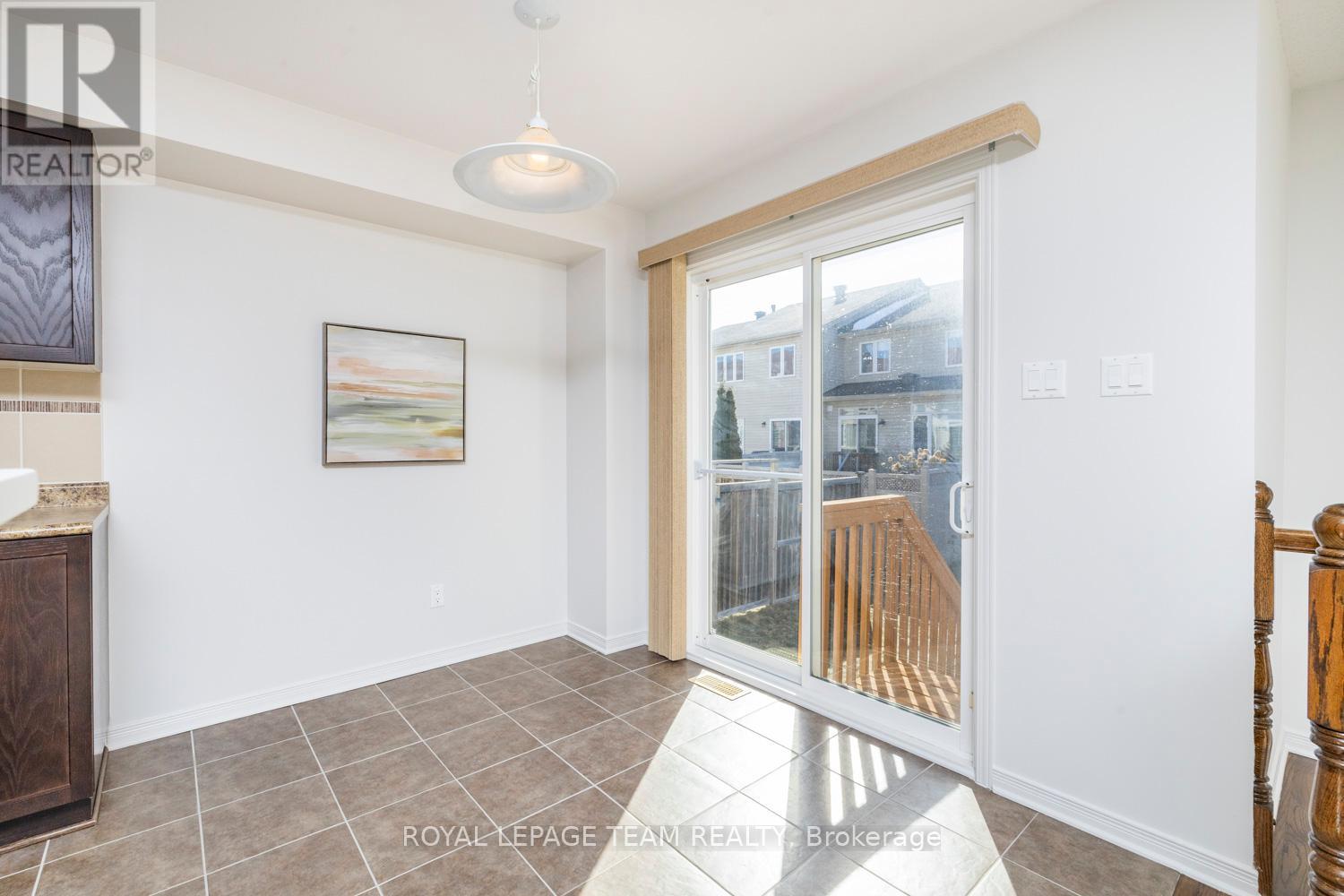 209 Macoun Circle, Ottawa, Ontario  K1T 0H9 - Photo 15 - X12058884