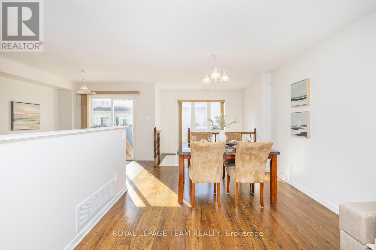 209 Macoun Circle, Ottawa, Ontario  K1T 0H9 - Photo 6 - X12058884