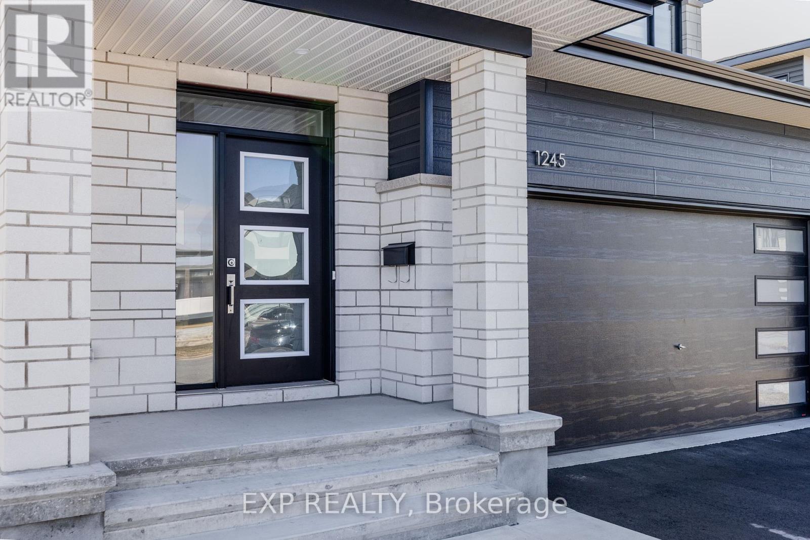 Property at 1245 DIAMOND STREET image 2