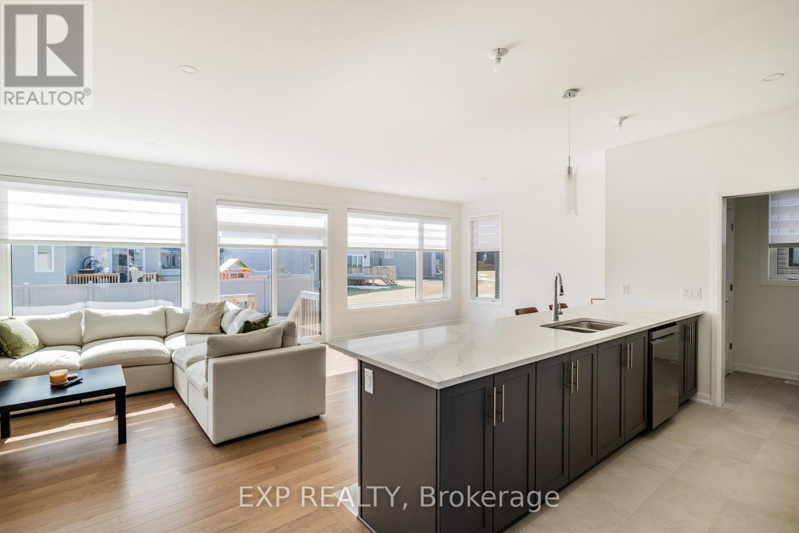 Property at 1245 DIAMOND STREET image 5