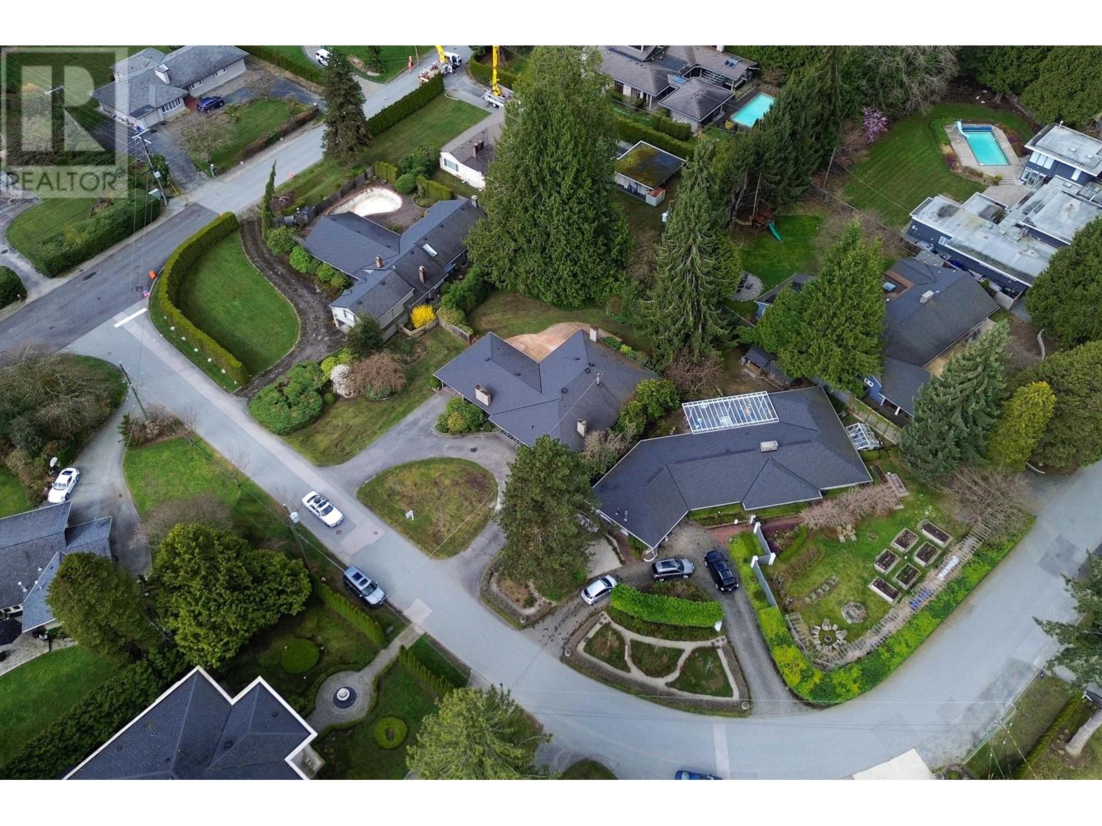 381 St. James Crescent, West Vancouver, British Columbia  V7S 1J9 - Photo 26 - R2984535