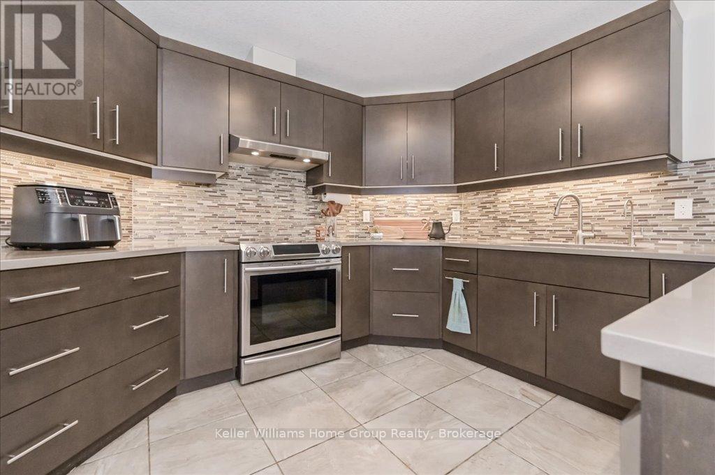 132 Spencer Drive, Centre Wellington, Ontario  N0B 1S0 - Photo 13 - X12062465