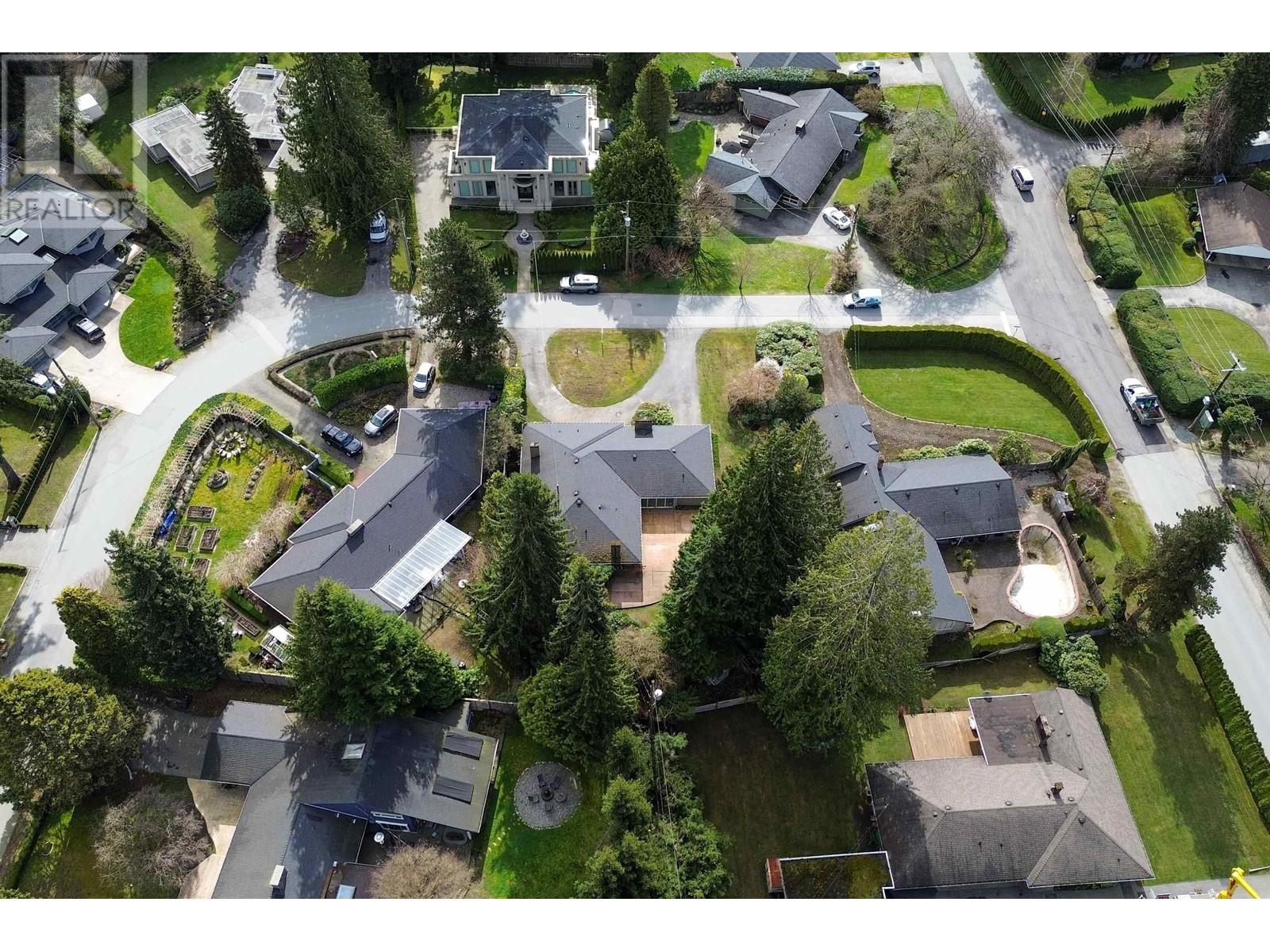 381 St. James Crescent, West Vancouver, British Columbia  V7S 1J9 - Photo 21 - R2984535
