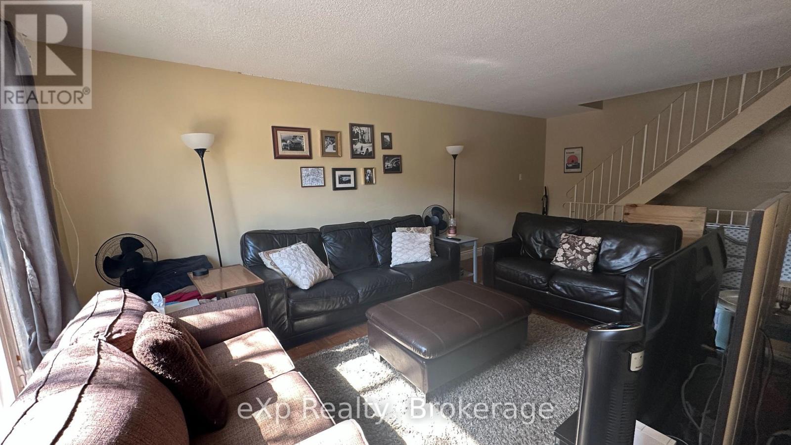380 Scottsdale Drive, Guelph, Ontario  N1G 2Z8 - Photo 2 - X12062505