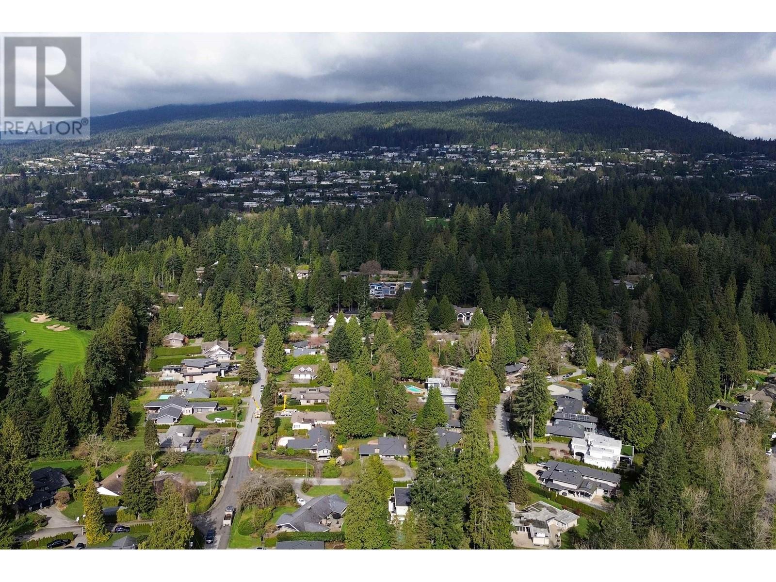 381 St. James Crescent, West Vancouver, British Columbia  V7S 1J9 - Photo 22 - R2984535