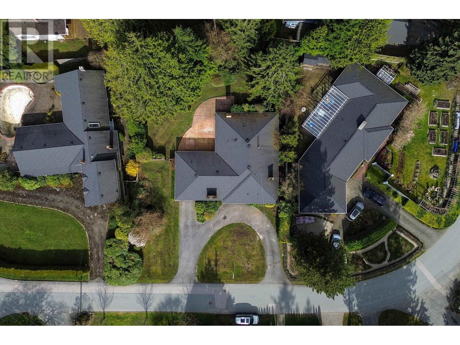 381 St. James Crescent, West Vancouver, British Columbia  V7S 1J9 - Photo 6 - R2984535