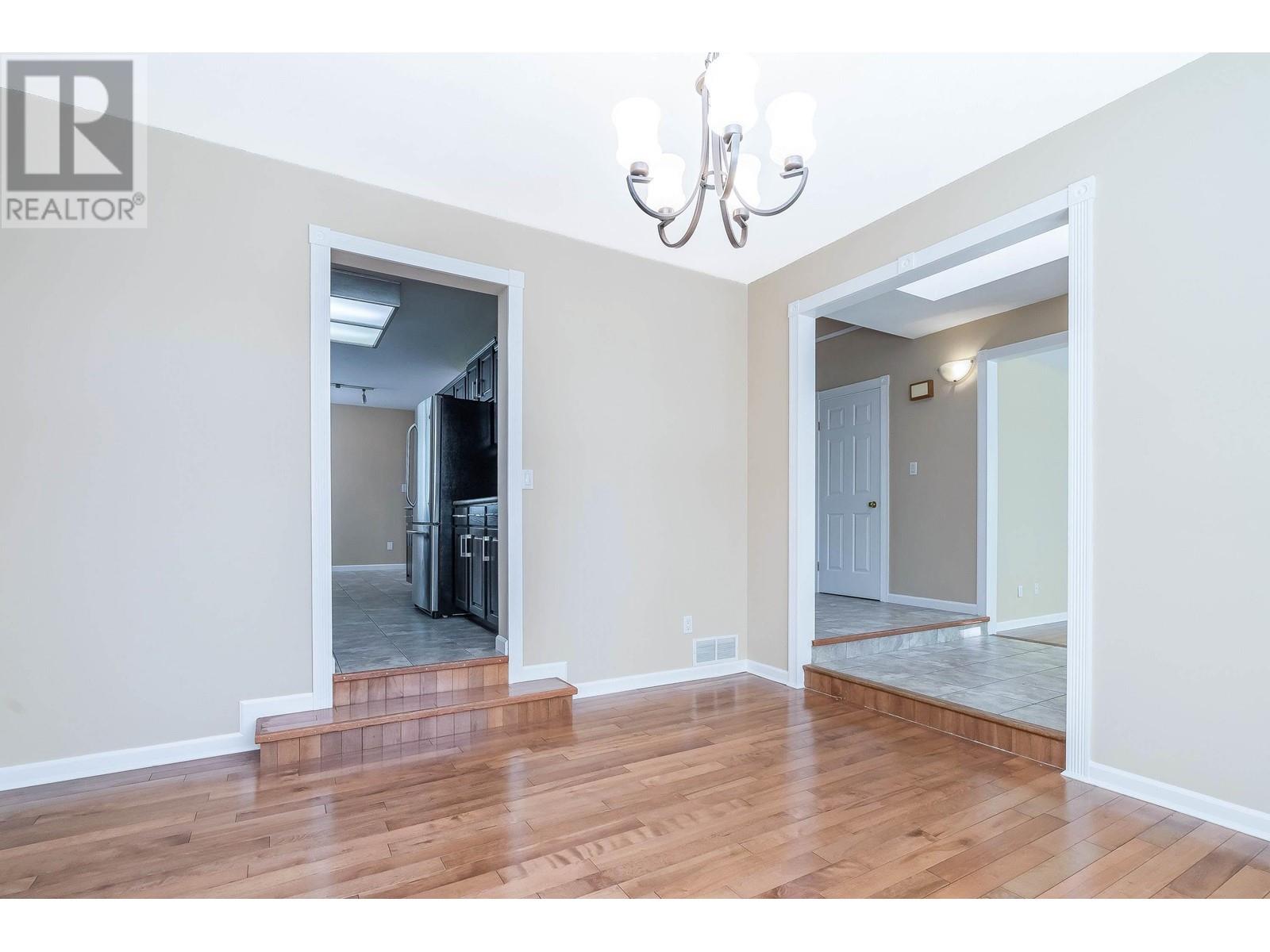915 Citadel Drive, Port Coquitlam, British Columbia  V3C 5J2 - Photo 7 - R2986036