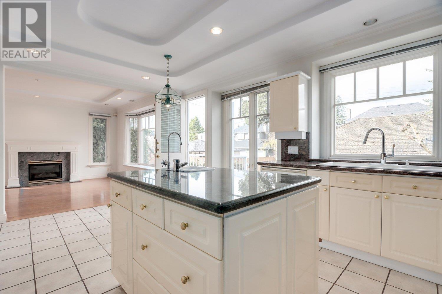 1443 W 56th Avenue, Vancouver, British Columbia  V6P 1R6 - Photo 13 - R2986088