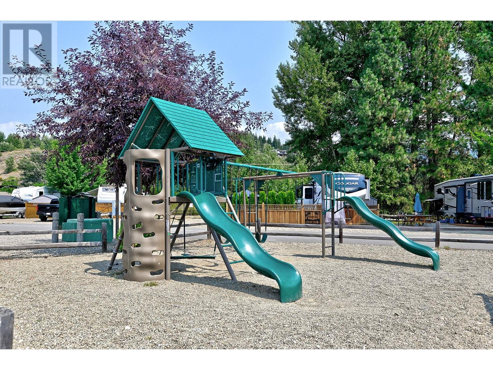 41 Cottonwood Drive N, Lee Creek, British Columbia  V0E 1M4 - Photo 17 - 10341937