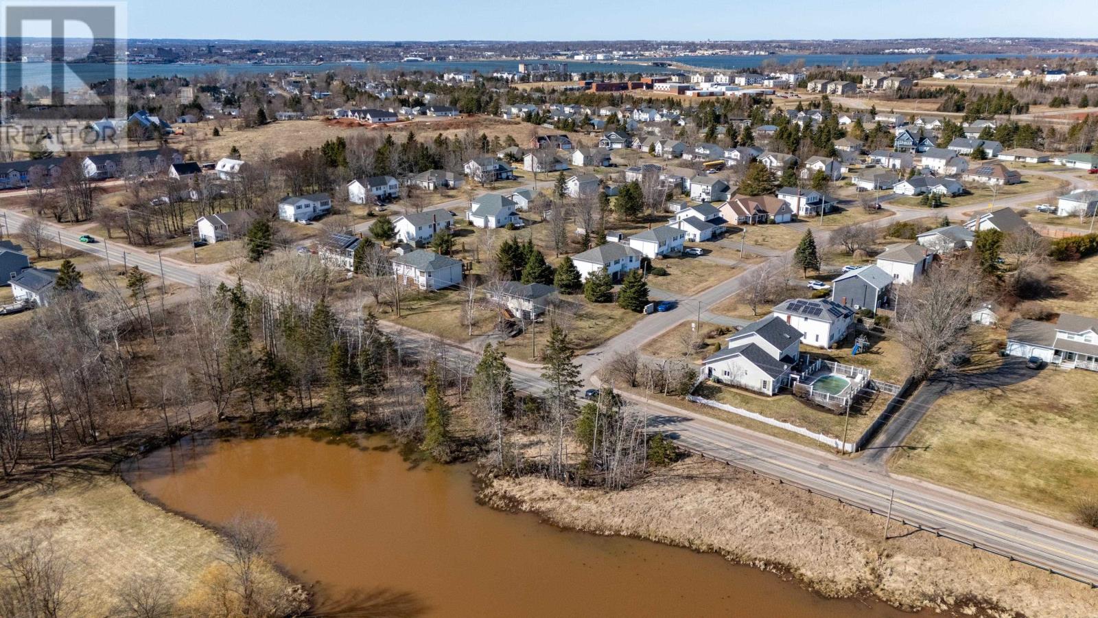 Property at 102 Greensview Drive image 3