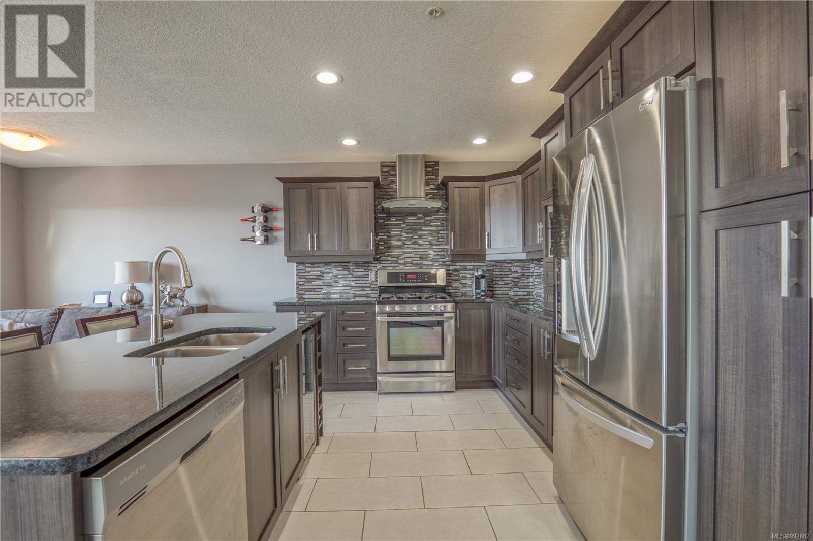 Property at 3395 Edgewood Dr image 1