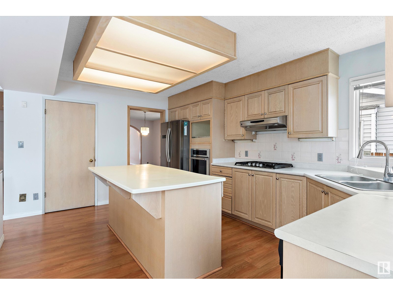 Property at 8611 184 St NW image 3