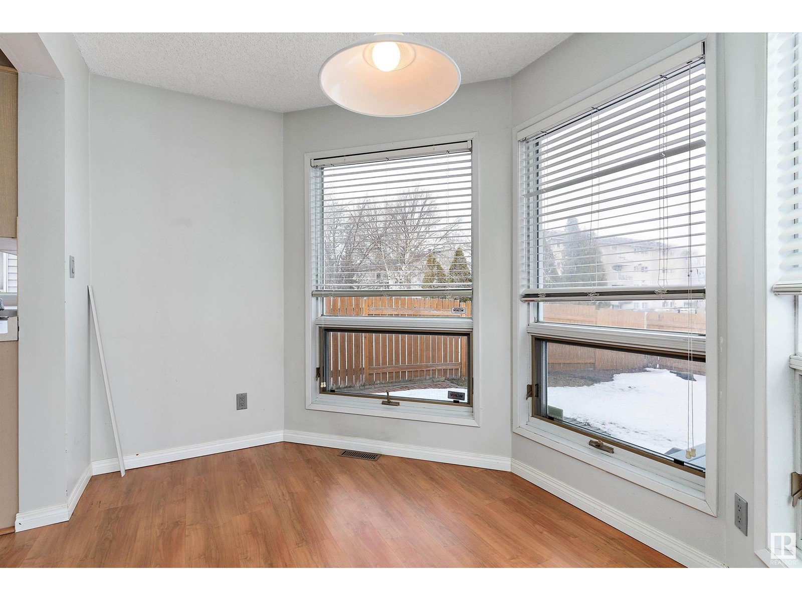 Property at 8611 184 St NW image 2