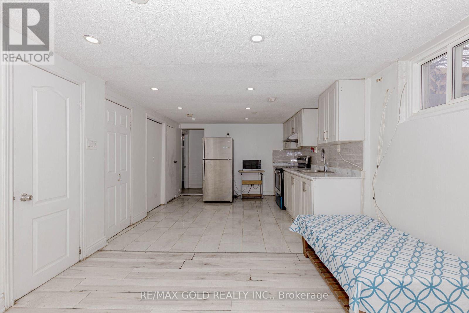 66 Corby Crescent, Brampton (Brampton South), Ontario  L6Y 1H1 - Photo 12 - W12022186
