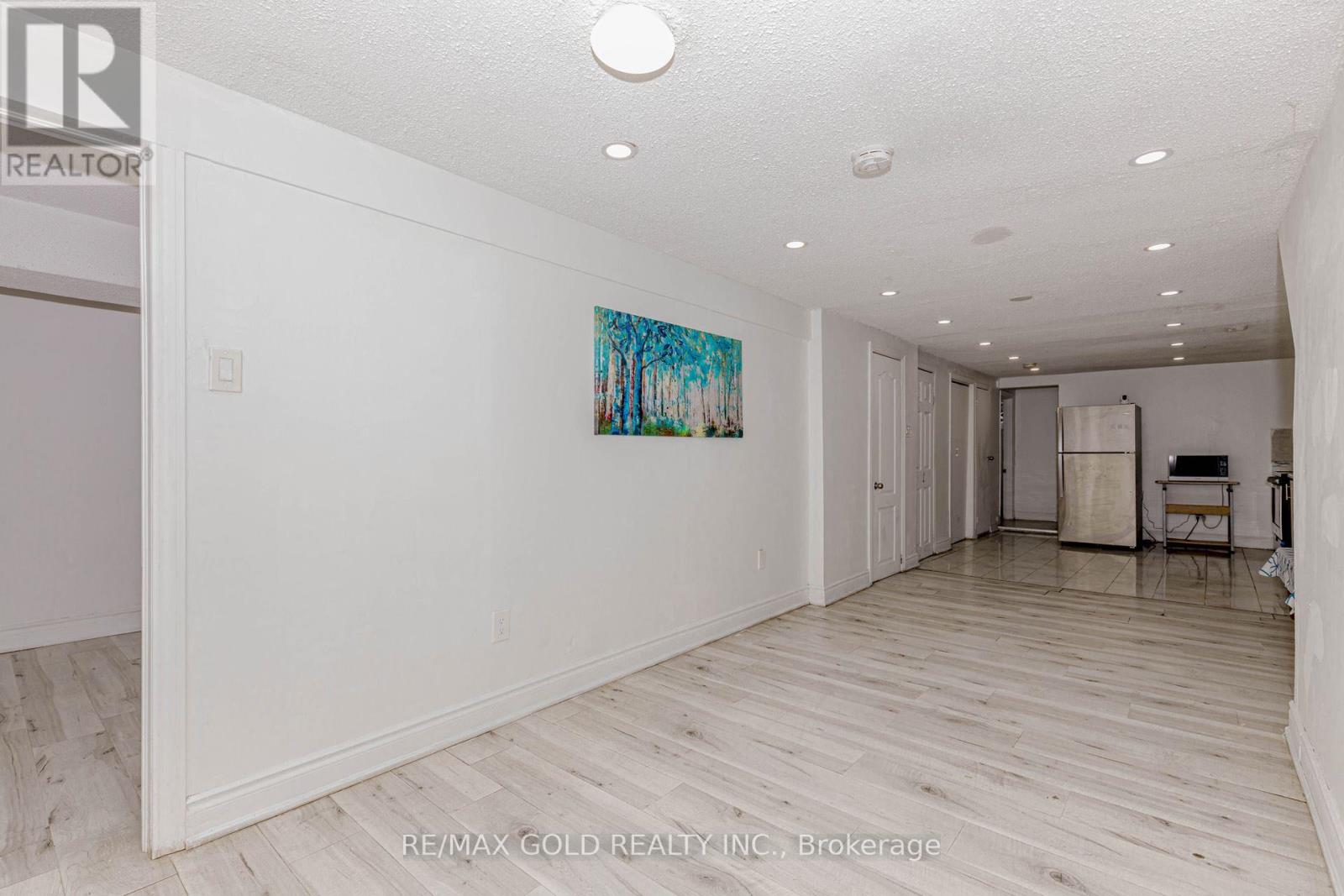 66 Corby Crescent, Brampton (Brampton South), Ontario  L6Y 1H1 - Photo 7 - W12022186