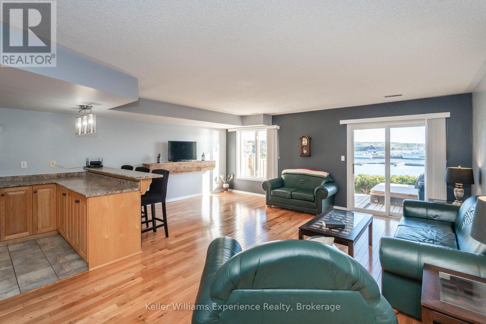 4 - 4 Beck Boulevard, Penetanguishene, Ontario  L9M 2H3 - Photo 11 - S12061895