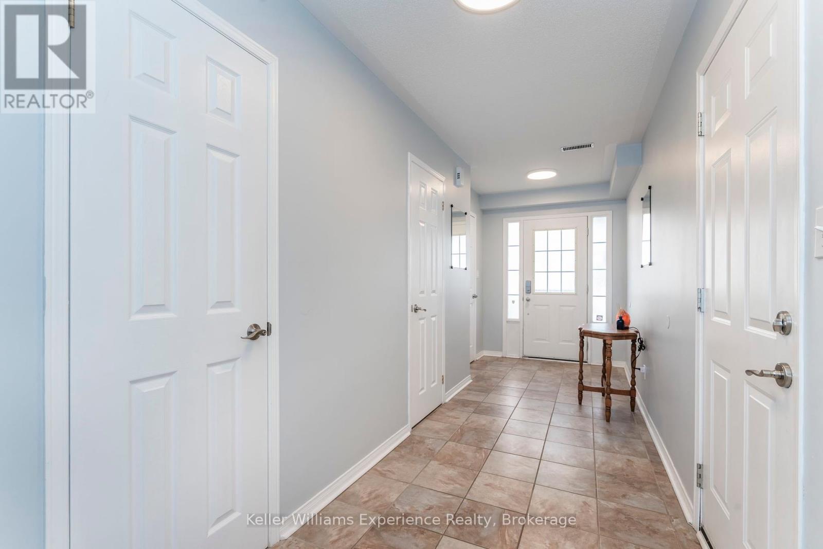 4 - 4 Beck Boulevard, Penetanguishene, Ontario  L9M 2H3 - Photo 5 - S12061895