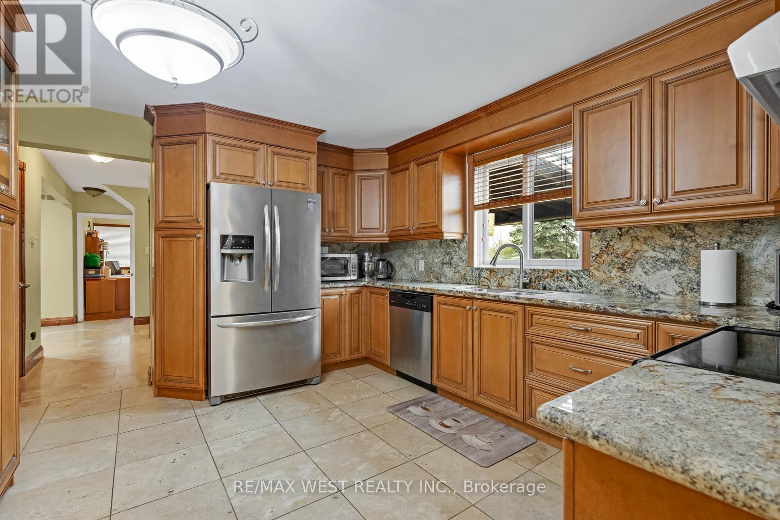 45 Marysfield Drive, Brampton, Ontario  L6P 0J2 - Photo 17 - W12062435
