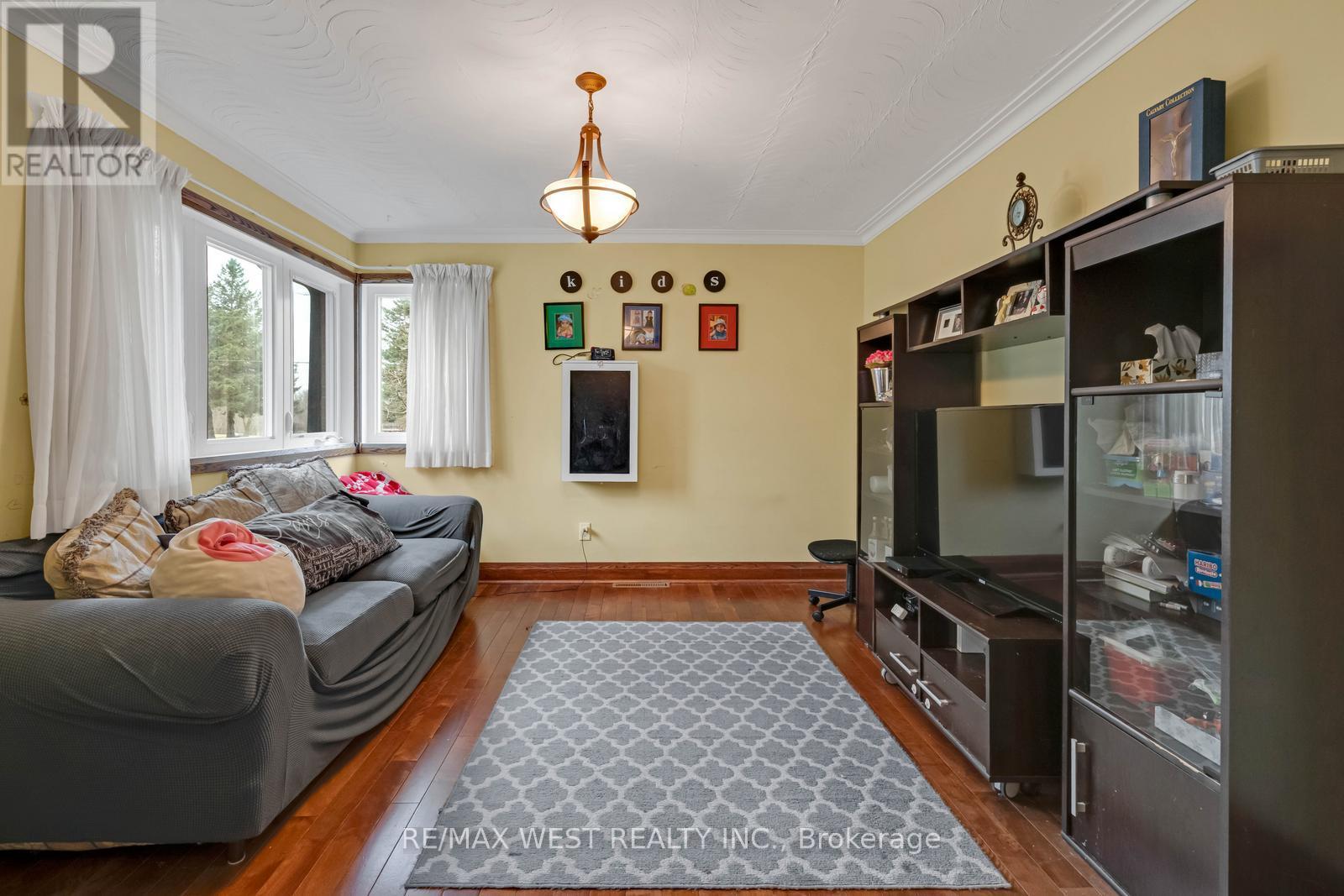 45 Marysfield Drive, Brampton, Ontario  L6P 0J2 - Photo 9 - W12062435
