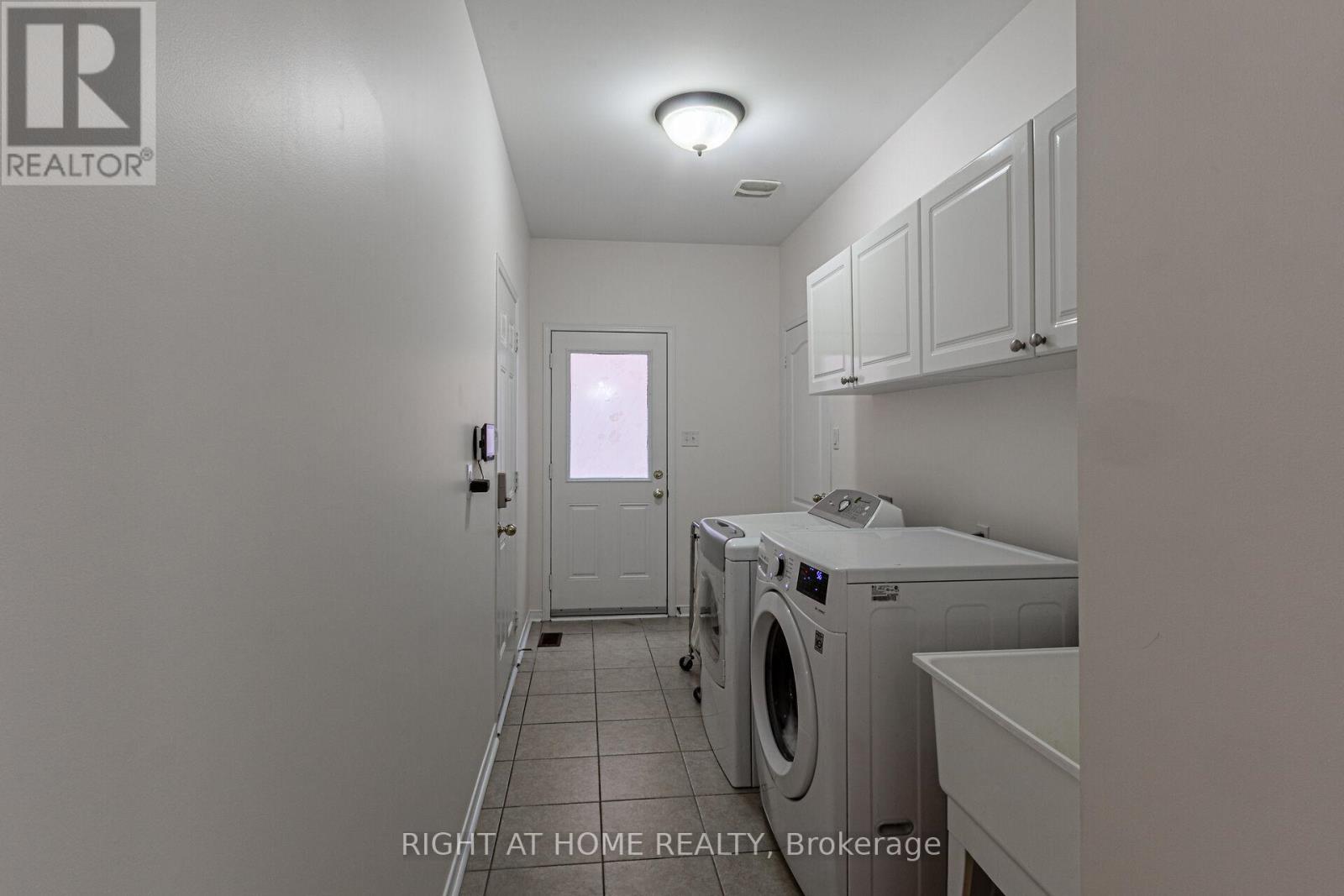 3228 Tacc Drive, Mississauga, Ontario  L5M 0H3 - Photo 21 - W12062516