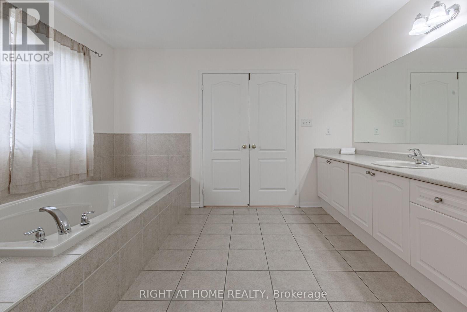 3228 Tacc Drive, Mississauga, Ontario  L5M 0H3 - Photo 26 - W12062516