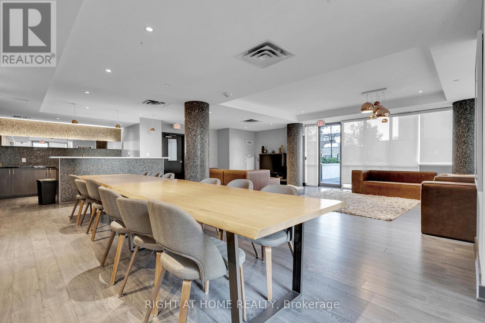 105 - 85 Duke Street W, Kitchener, Ontario  N2H 0B7 - Photo 11 - X12062550