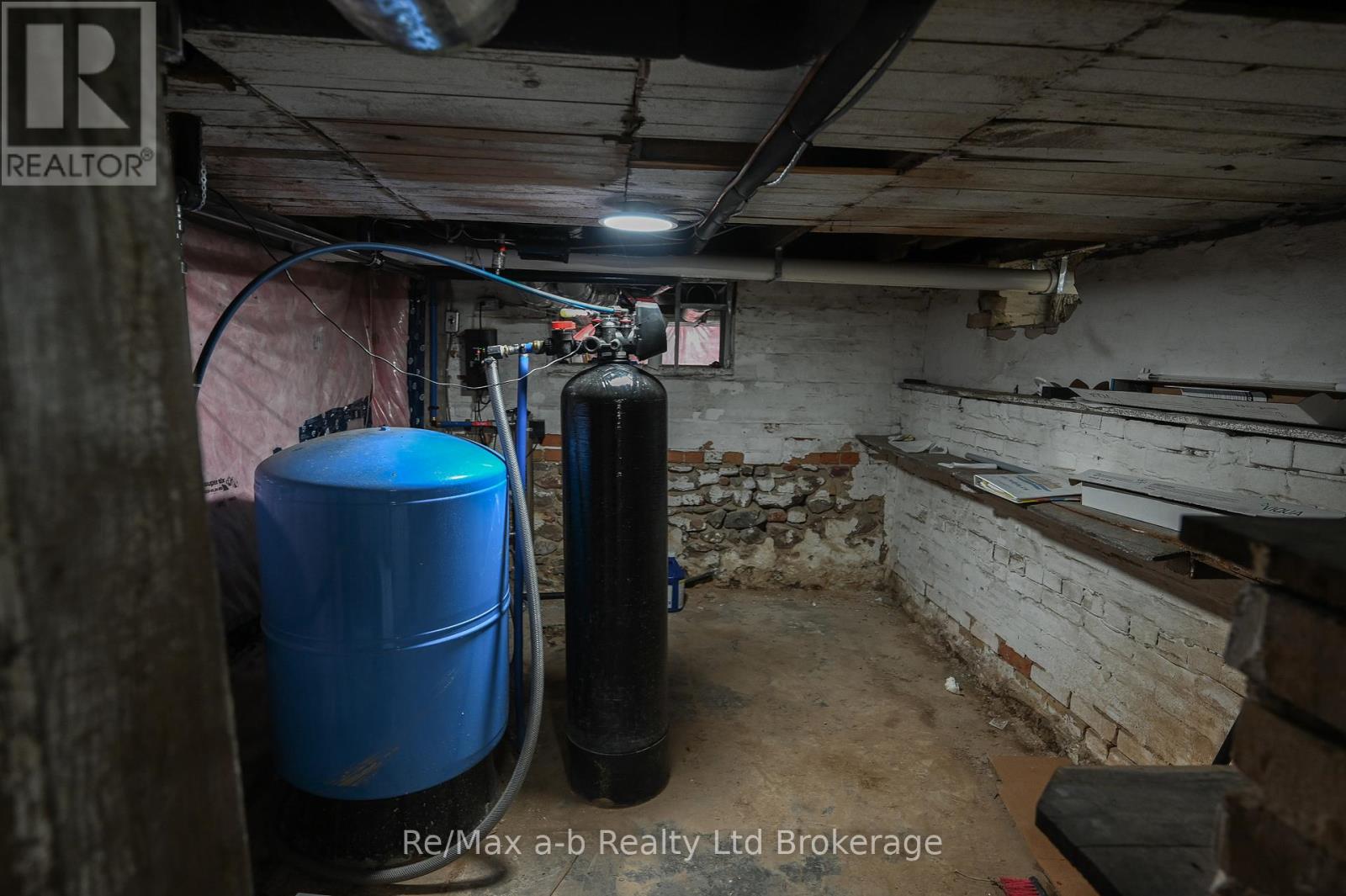 226 Middle Townline Road, Brant, Ontario N0E 1E0 - Photo 35 - X12062608