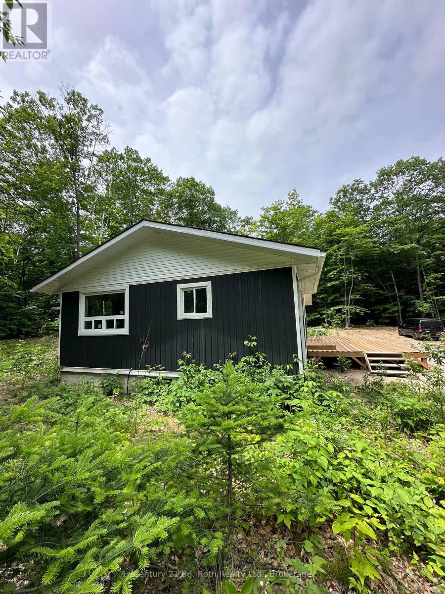 1 Waagosh Miikaans Lane, Christian Island 30, Ontario  L9M 0A9 - Photo 3 - S12062573