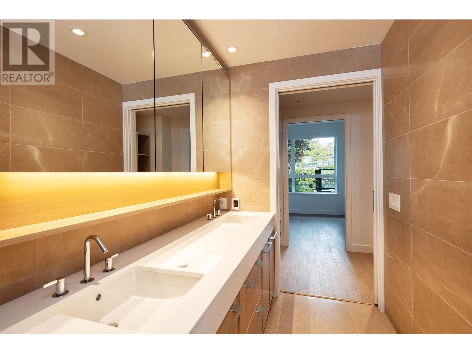 106 1055 Ridgewood Drive, North Vancouver, British Columbia  V7R 0A6 - Photo 13 - R2986174