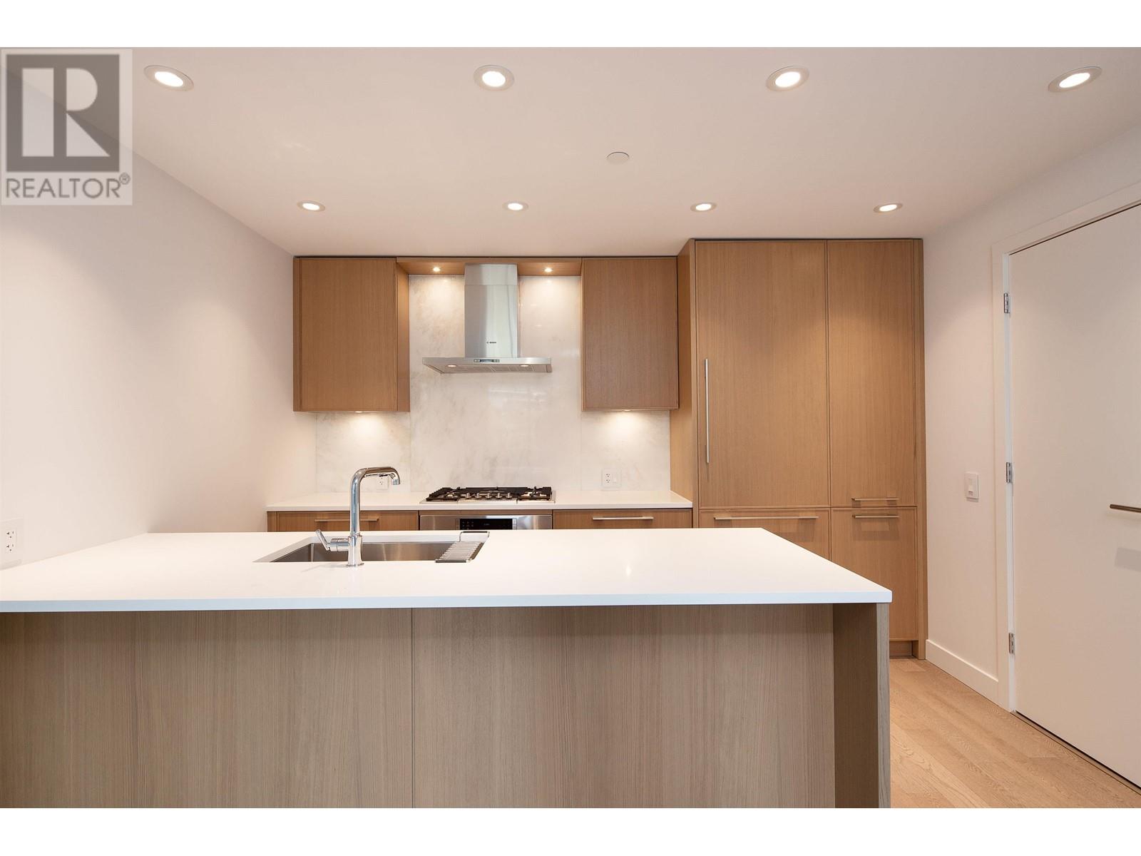 106 1055 Ridgewood Drive, North Vancouver, British Columbia  V7R 0A6 - Photo 6 - R2986174