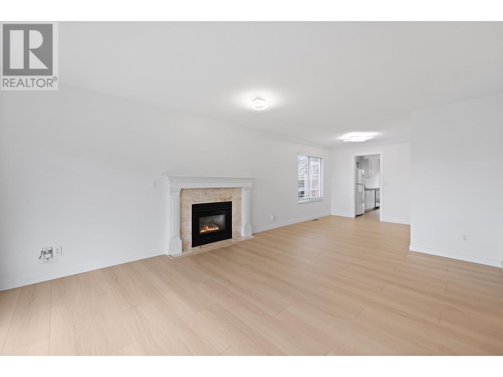 318 E 6th Street, North Vancouver, British Columbia  V7L 1P6 - Photo 3 - R2986178