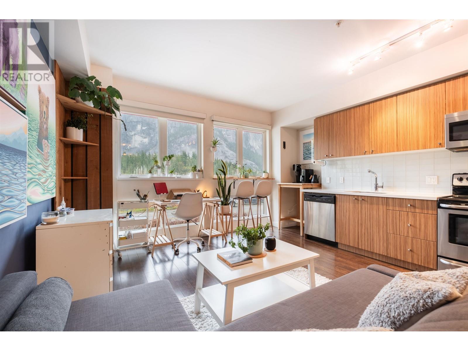 Property at 206 37841 CLEVELAND AVENUE image 1