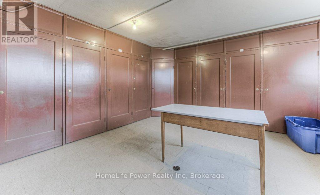 15 Floral Crescent, Kitchener, Ontario  N2G 3B3 - Photo 15 - X12062578
