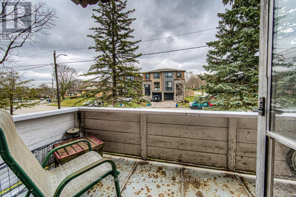 15 Floral Crescent, Kitchener, Ontario  N2G 3B3 - Photo 24 - X12062578
