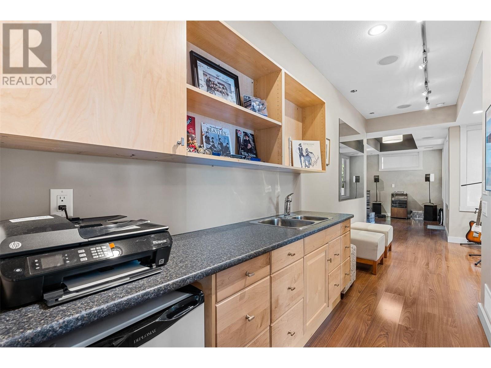 129 Ledge Rock Court, Kelowna, British Columbia  V1V 3A2 - Photo 48 - 10342021