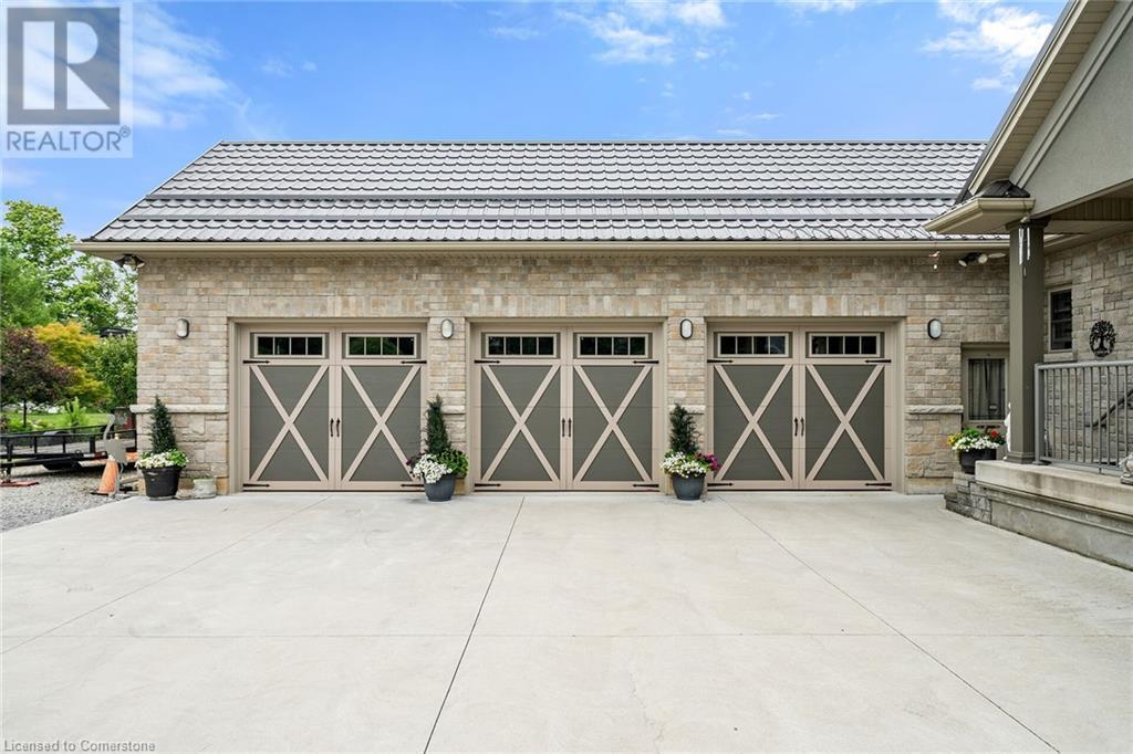 Property at 452 NEW LAKESHORE Road image 4