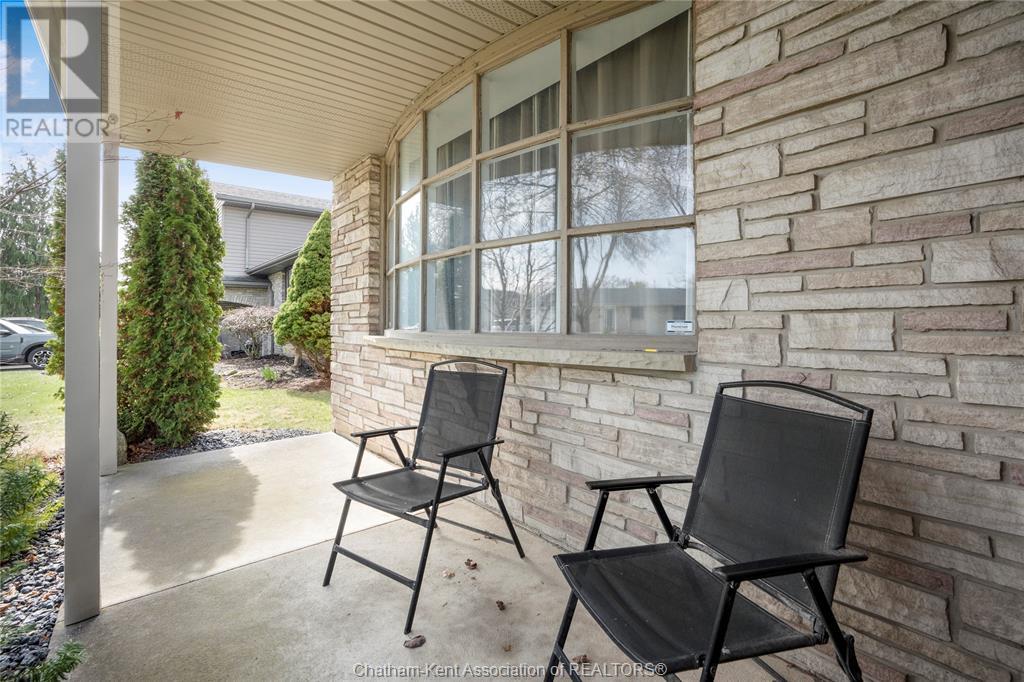 Property at 43 Daleview CRESCENT image 3