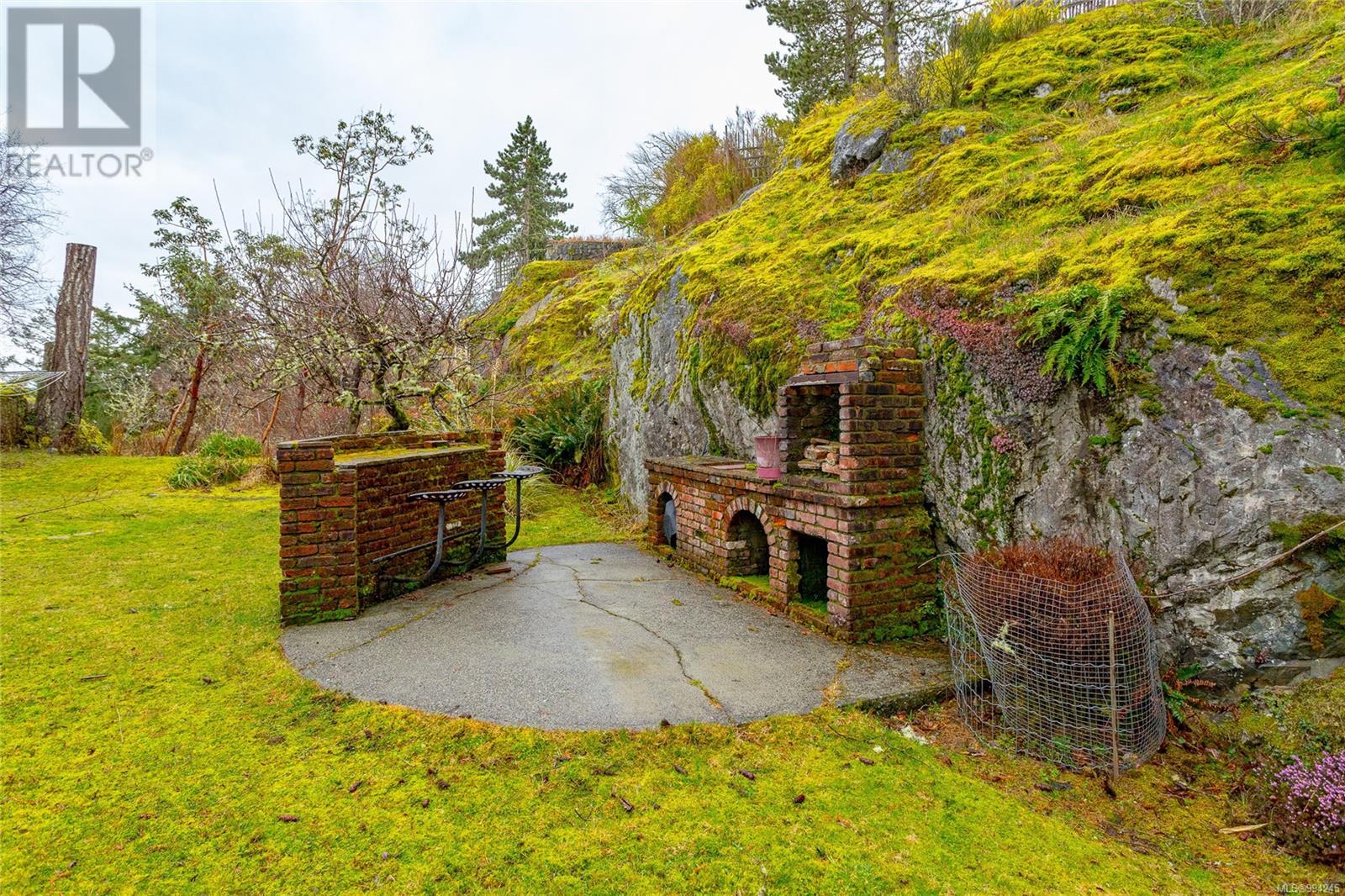 Property at 7174 Alder Park Terr image 3