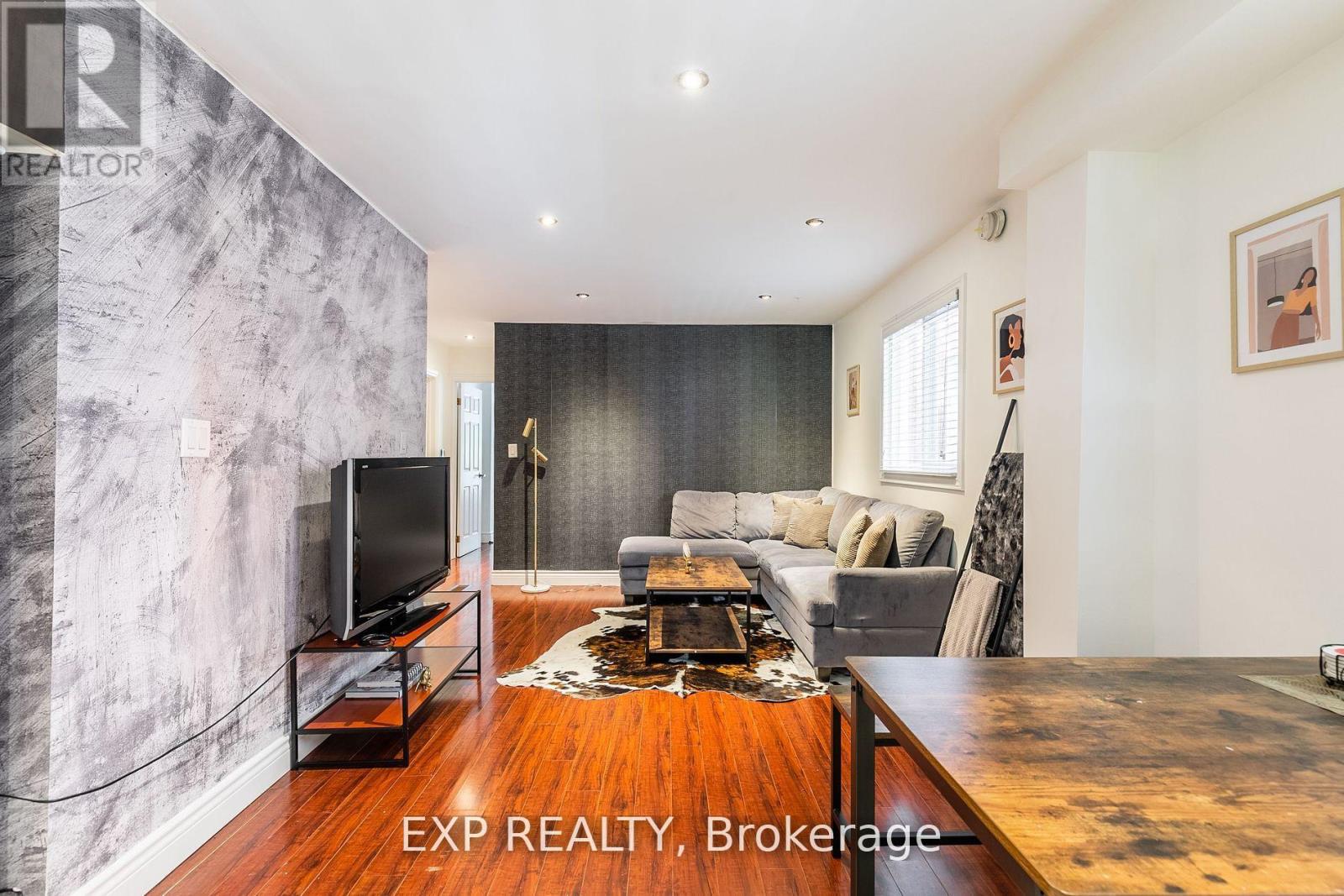 MAIN - 903.5 BATHURST STREET, Toronto, Ontario