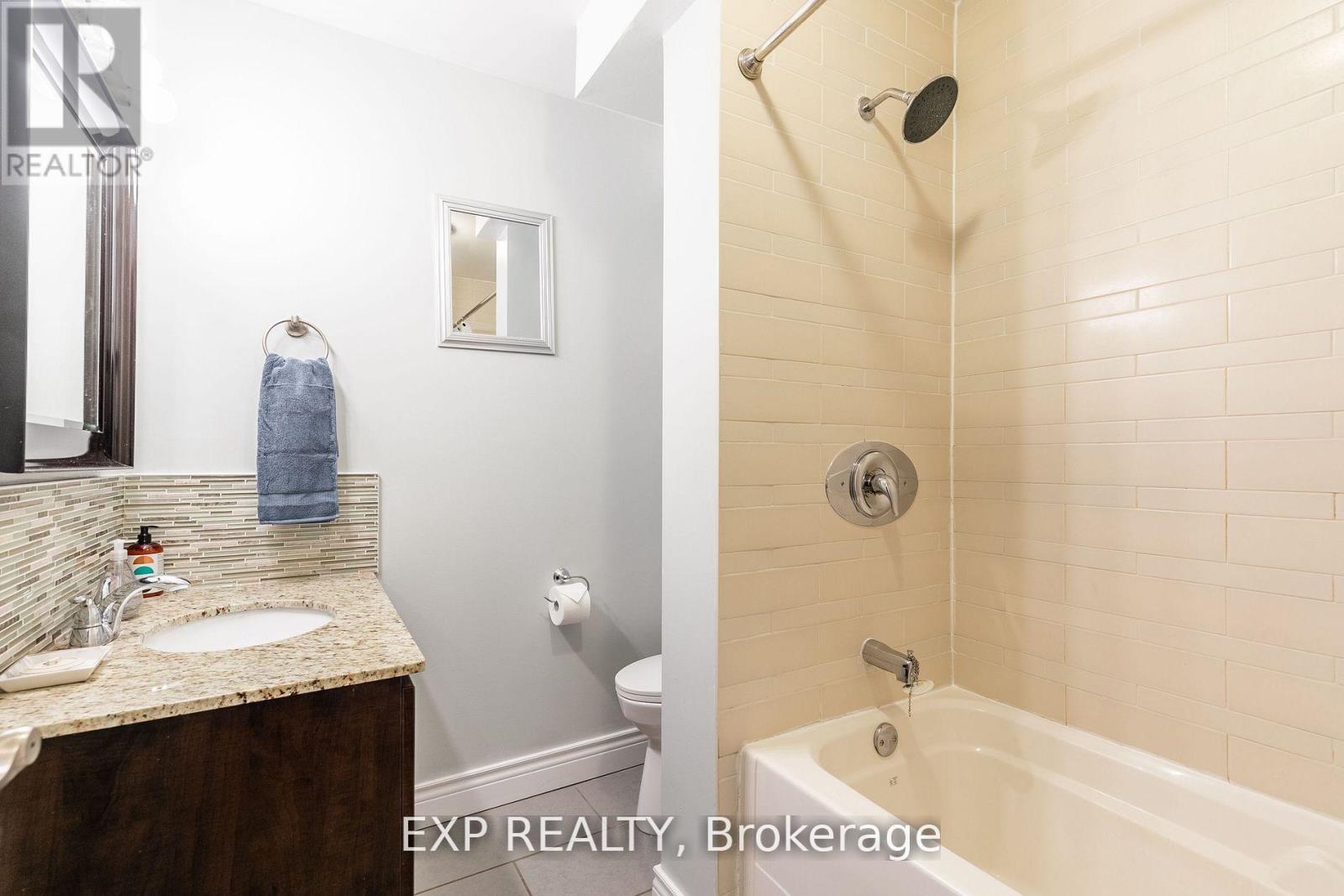 Main - 903.5 Bathurst Street, Toronto, Ontario  M5R 3G4 - Photo 11 - C12062632
