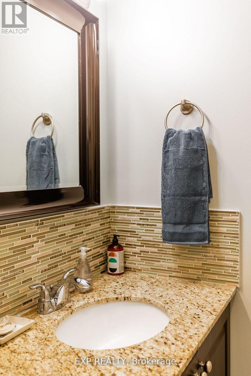 Main - 903.5 Bathurst Street, Toronto, Ontario  M5R 3G4 - Photo 15 - C12062632