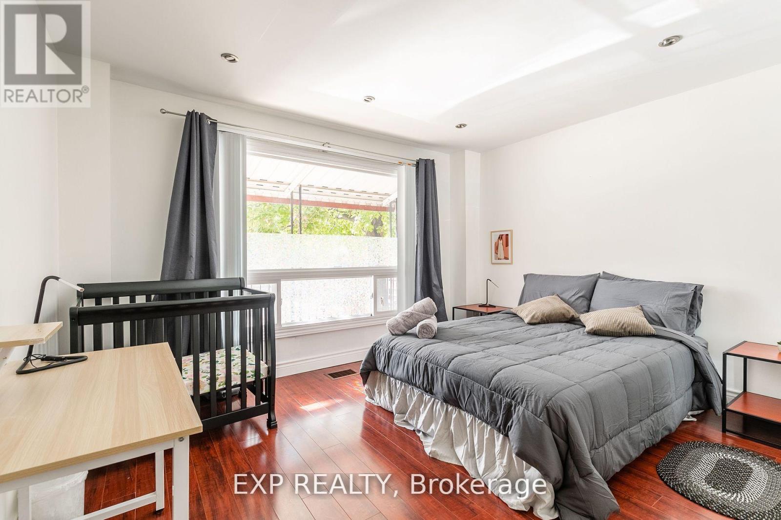 Main - 903.5 Bathurst Street, Toronto, Ontario  M5R 3G4 - Photo 3 - C12062632