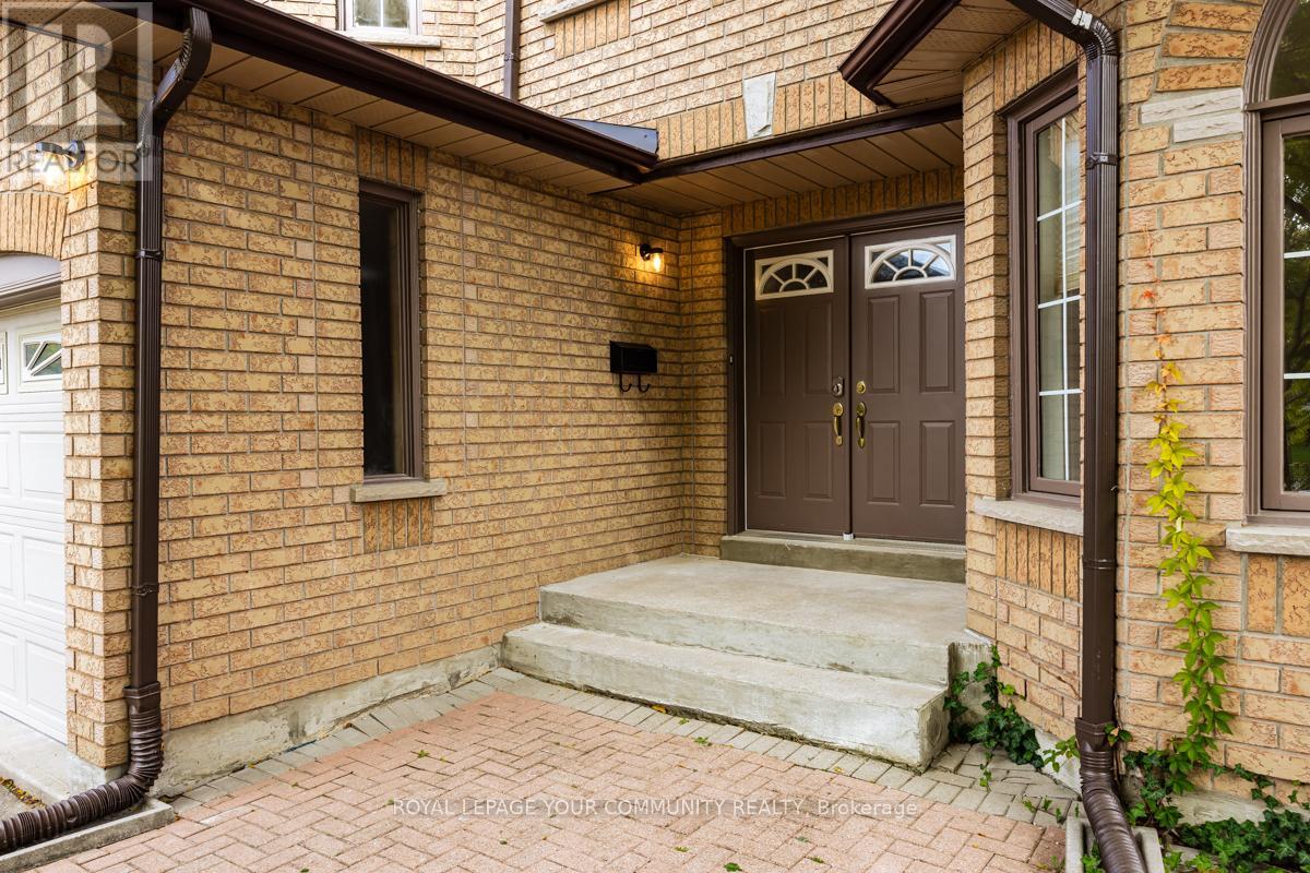 3 Creekview Avenue, Richmond Hill, Ontario  L4C 9X1 - Photo 3 - N10421029