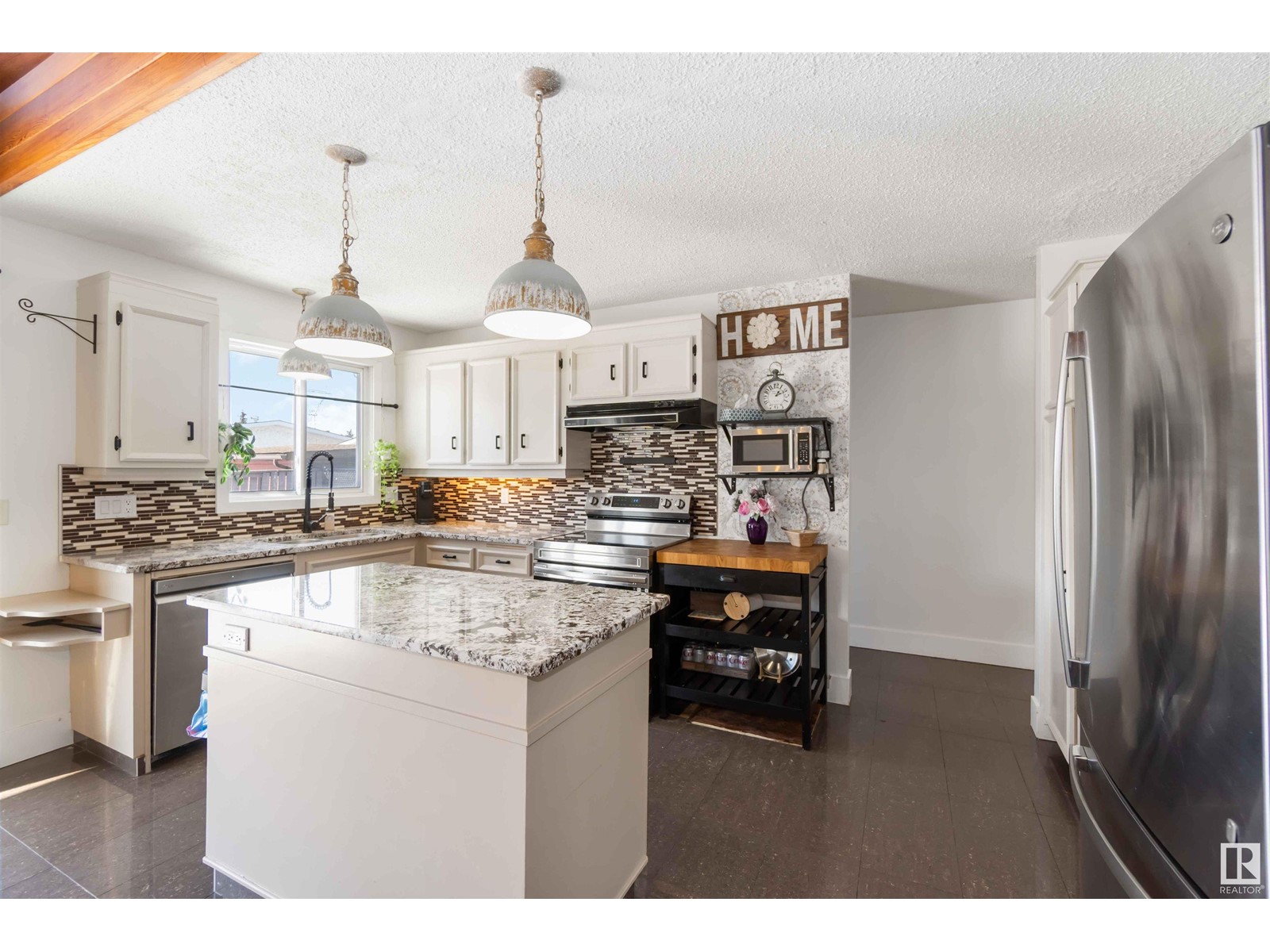 Property at 11439 162a AV NW NW image 3