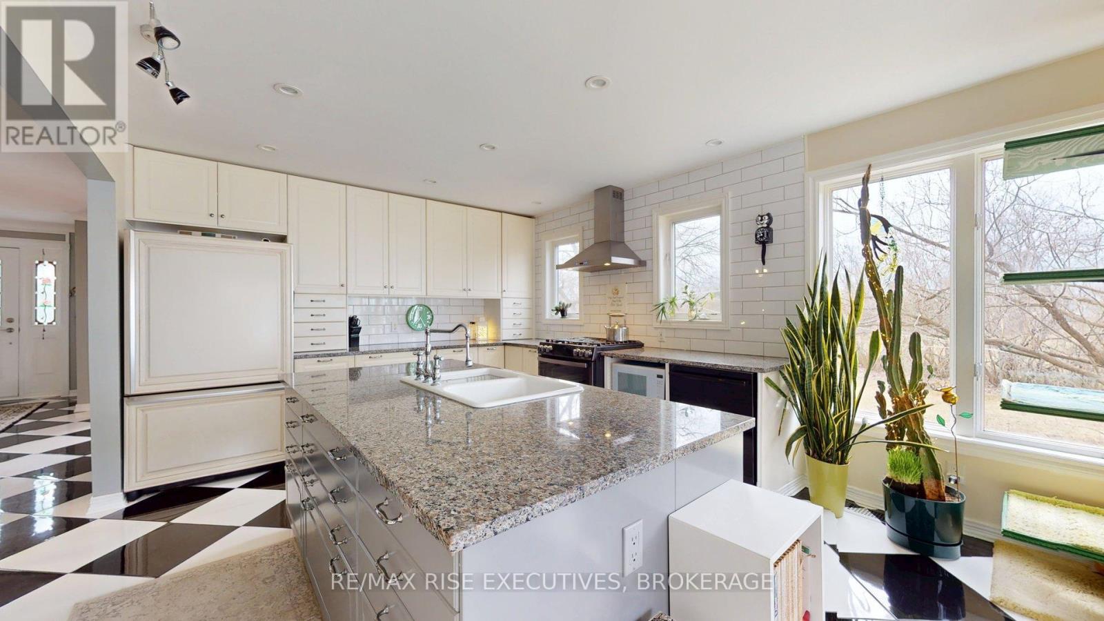 1957 Rosedale Drive, Kingston, Ontario  K0H 1S0 - Photo 10 - X12062788
